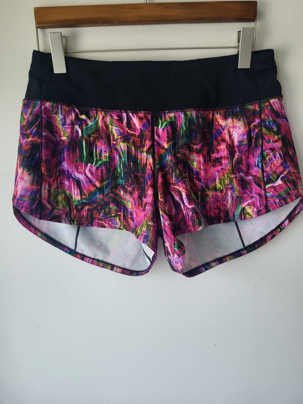 lululemon athletica Multicolor Abstract Print Shorts with Black Waistband